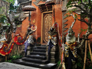 Puri Saren Agung
